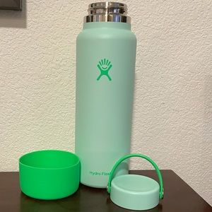 Hydro Flask - 40oz, Limited Edition, Neon Green